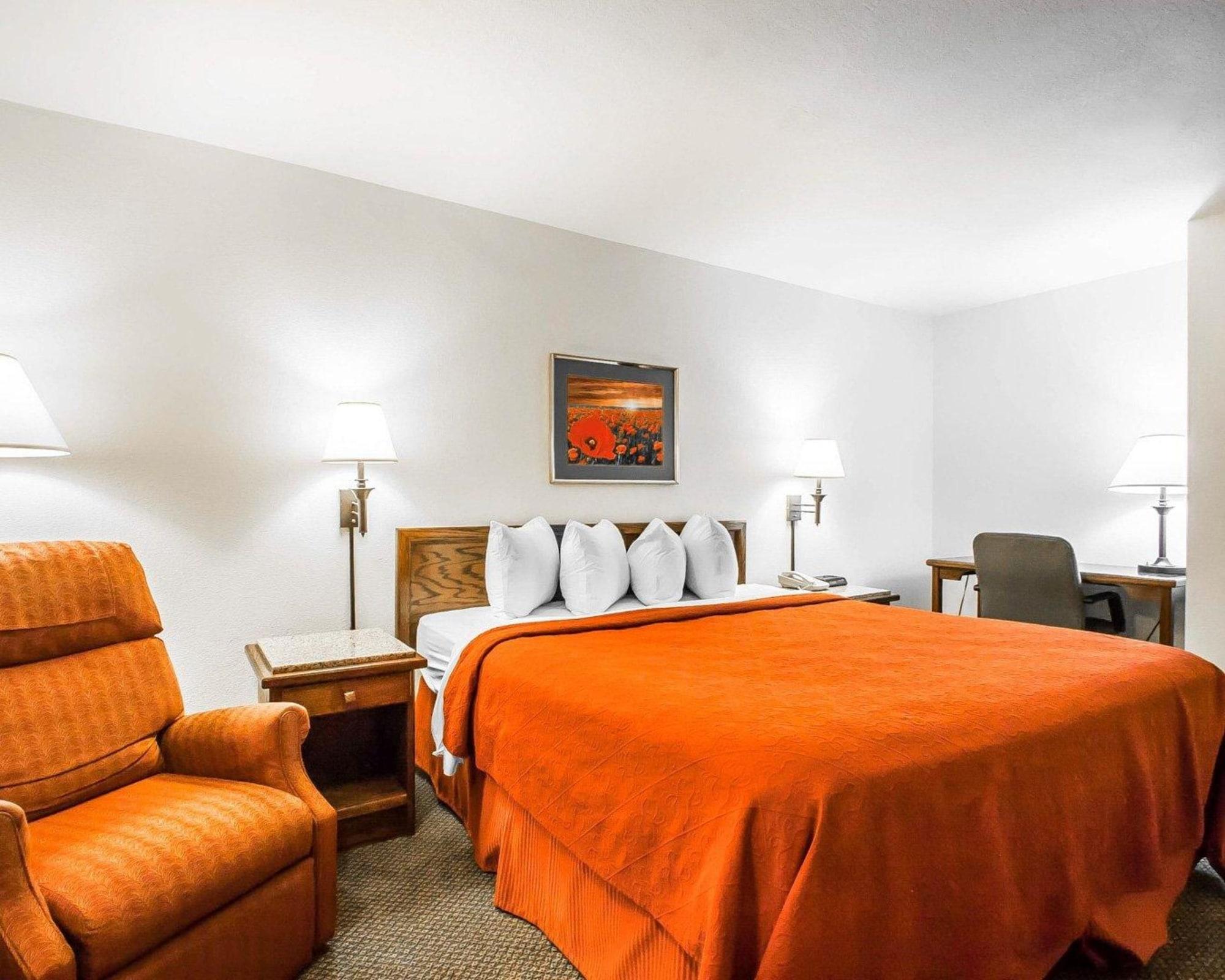 Quality Inn & Suites North Springfield Esterno foto