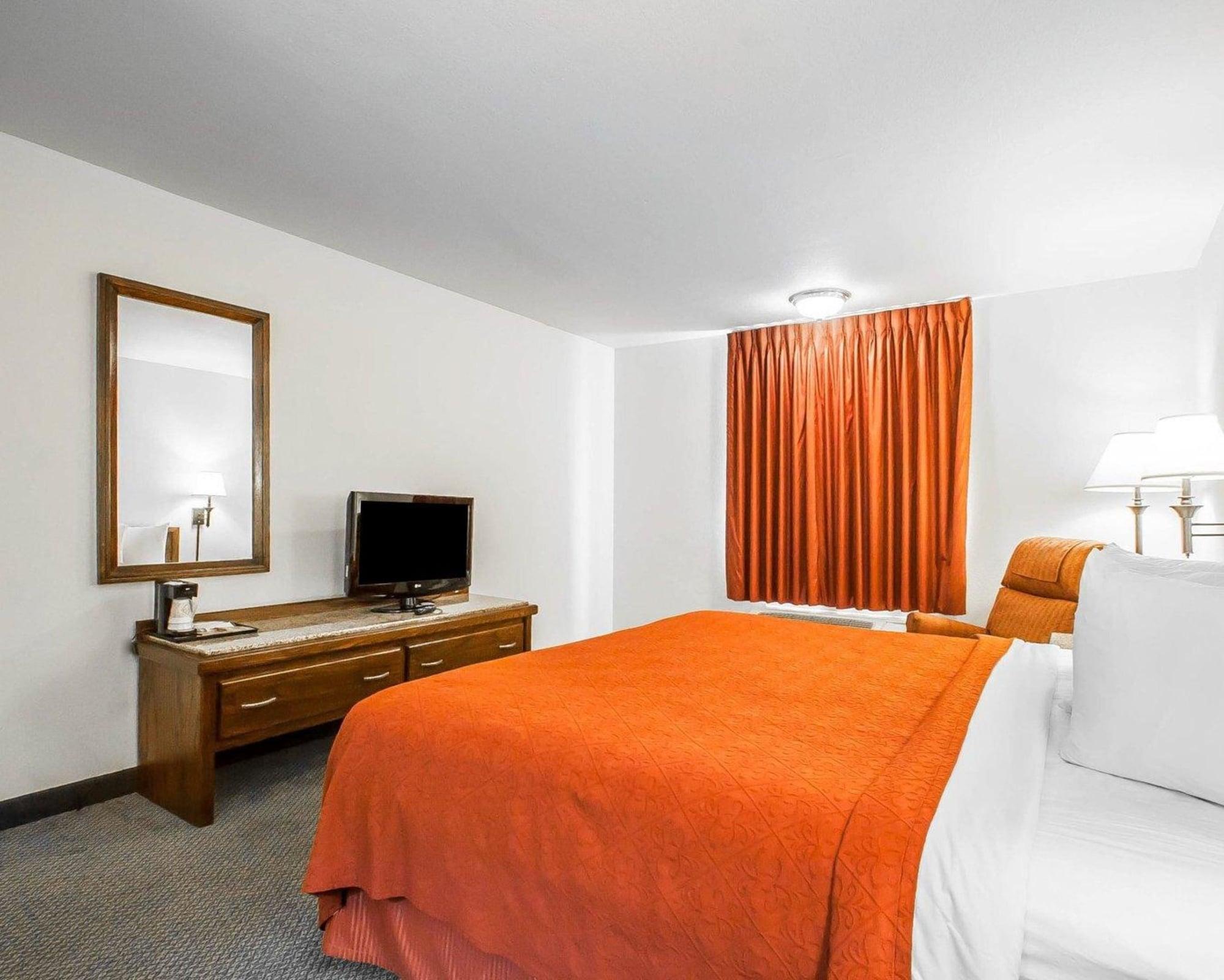Quality Inn & Suites North Springfield Esterno foto