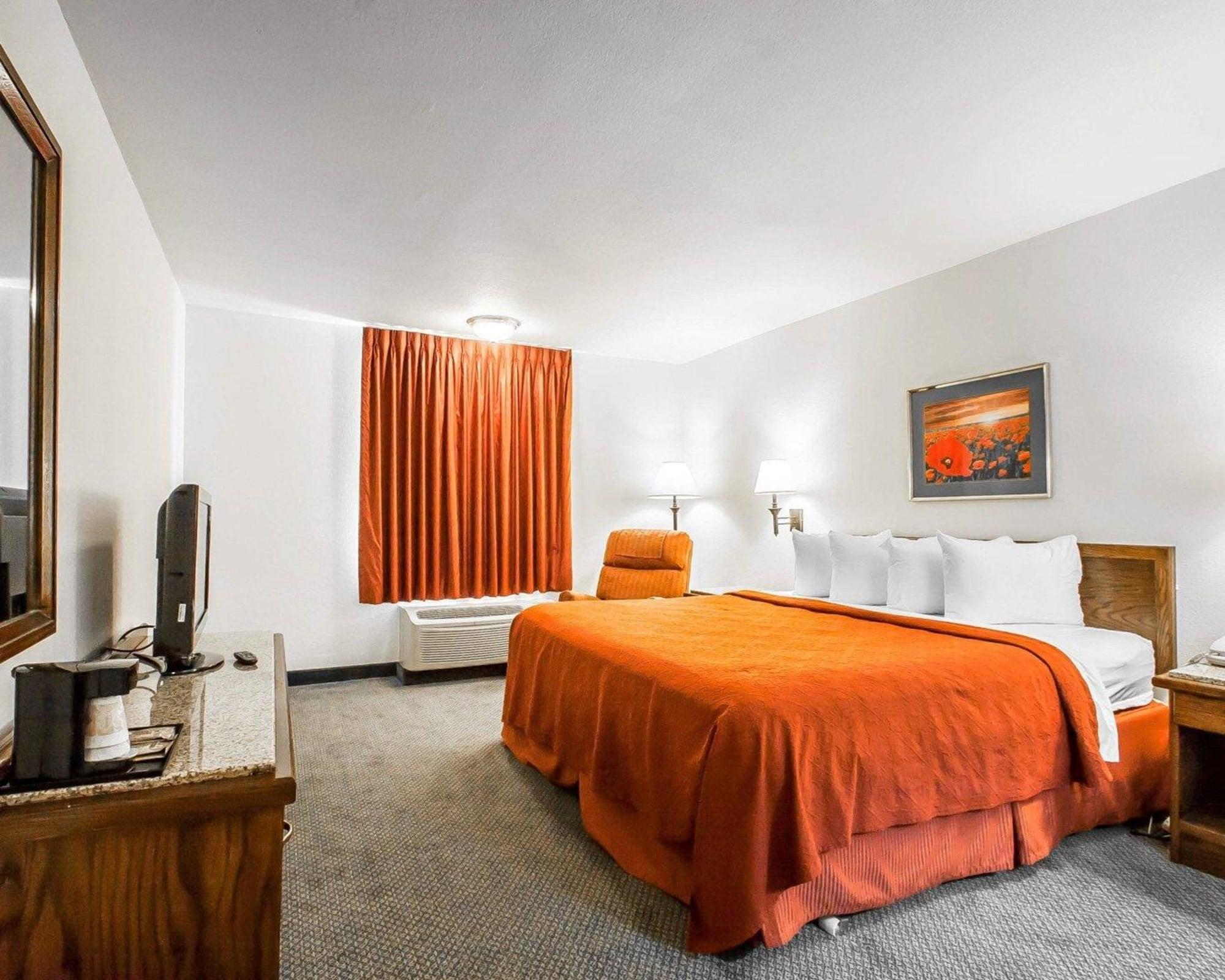 Quality Inn & Suites North Springfield Esterno foto