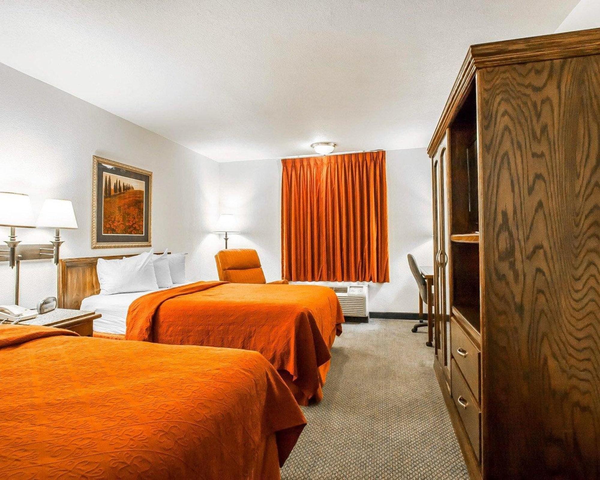 Quality Inn & Suites North Springfield Esterno foto