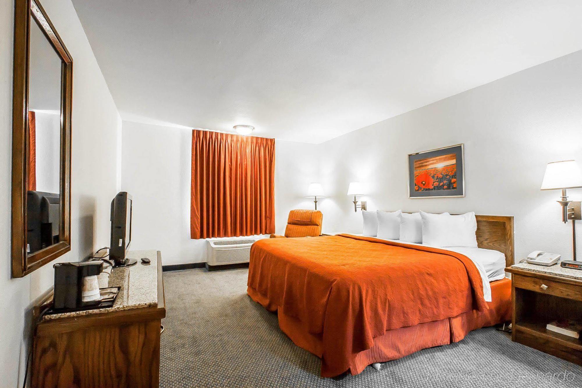 Quality Inn & Suites North Springfield Esterno foto