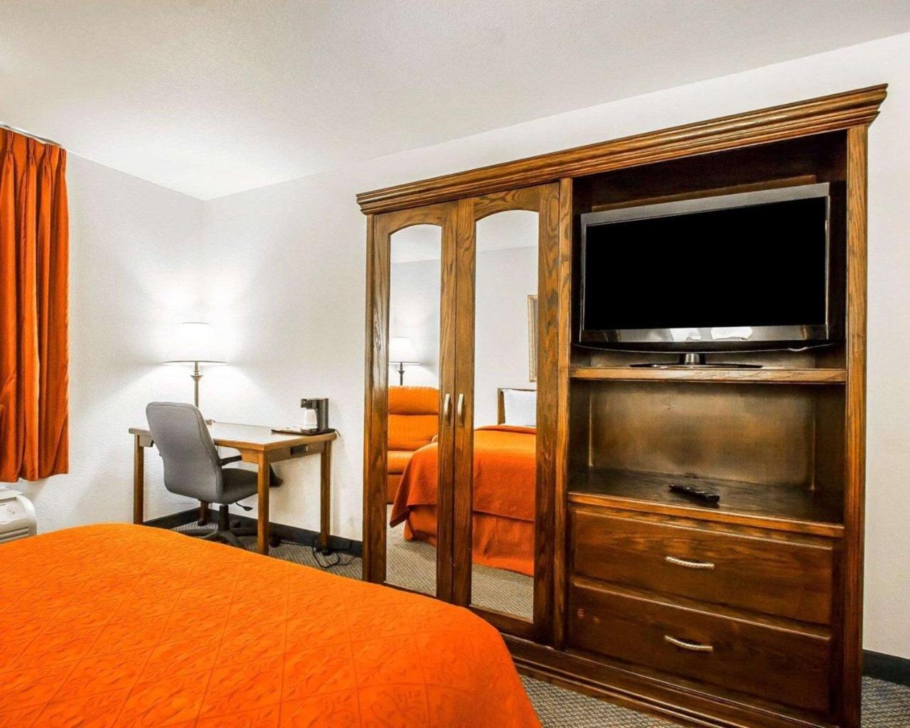 Quality Inn & Suites North Springfield Esterno foto