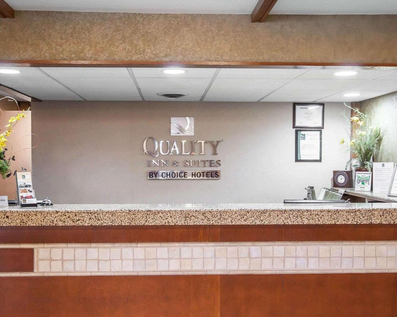 Quality Inn & Suites North Springfield Esterno foto