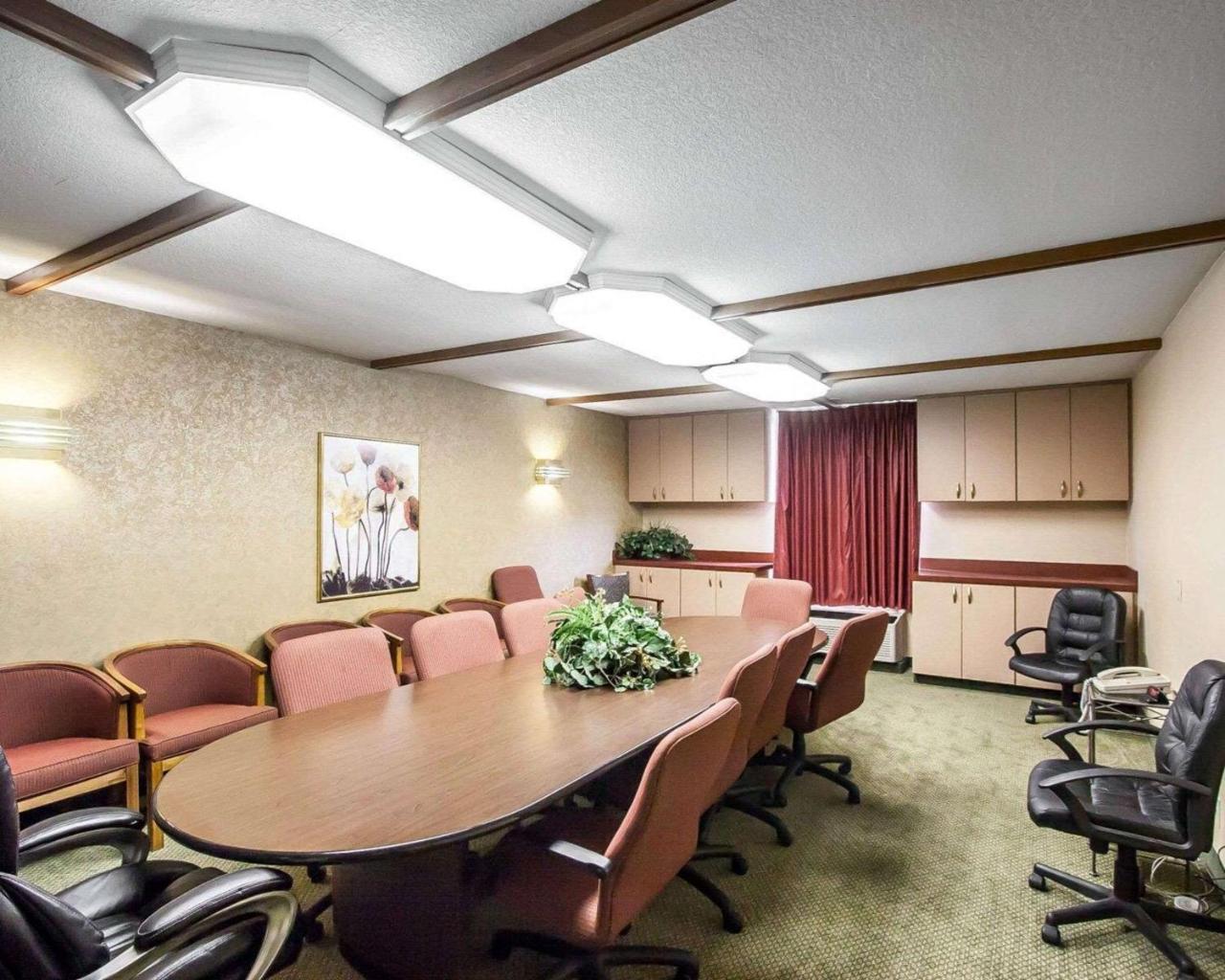 Quality Inn & Suites North Springfield Esterno foto