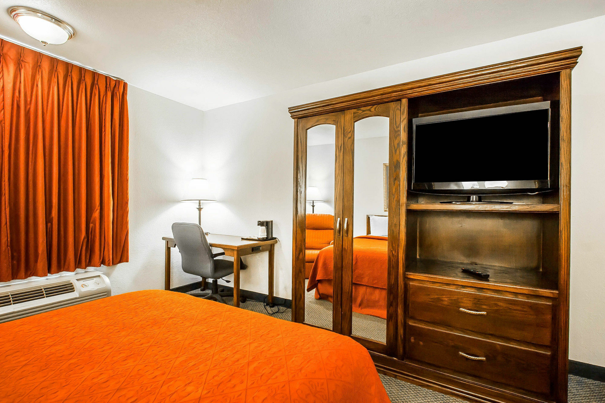 Quality Inn & Suites North Springfield Esterno foto